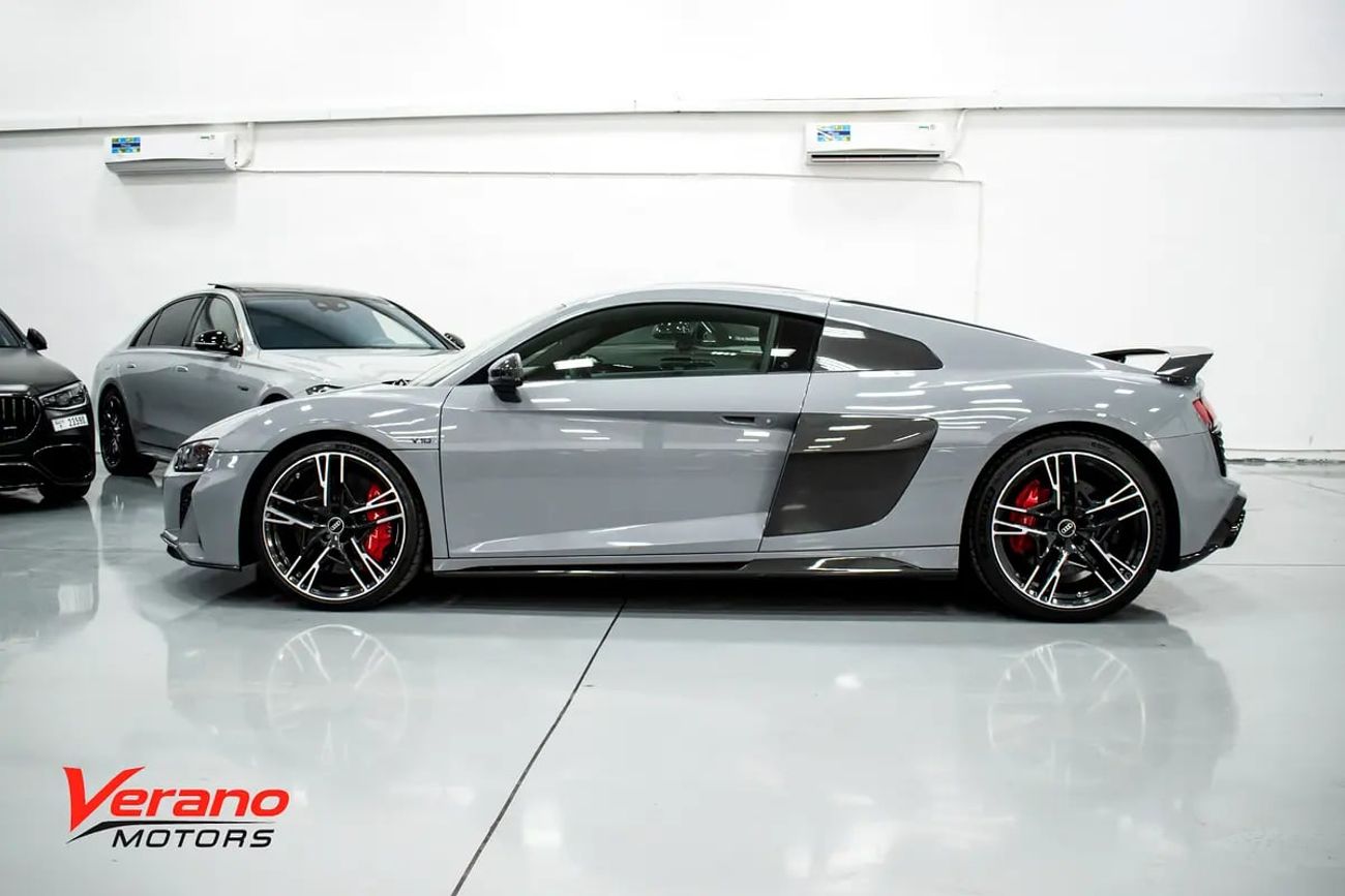أودي R8 Performance | Nardo Grey | Carbon Package | Warranty Service Contract