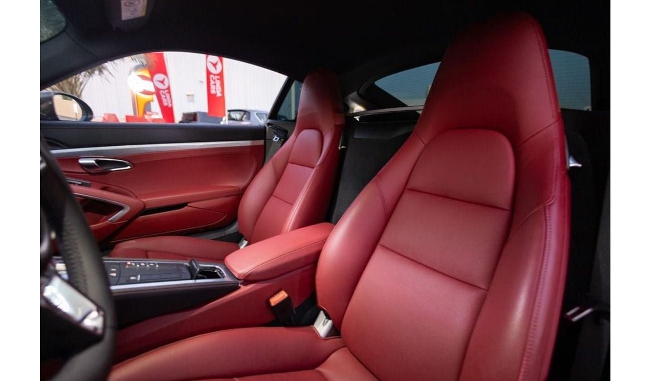 بورش كايمان 718 Porsche 718 Cayman Style Edition 2024 GCC under Agency Warranty with Flexible Down-Payment.