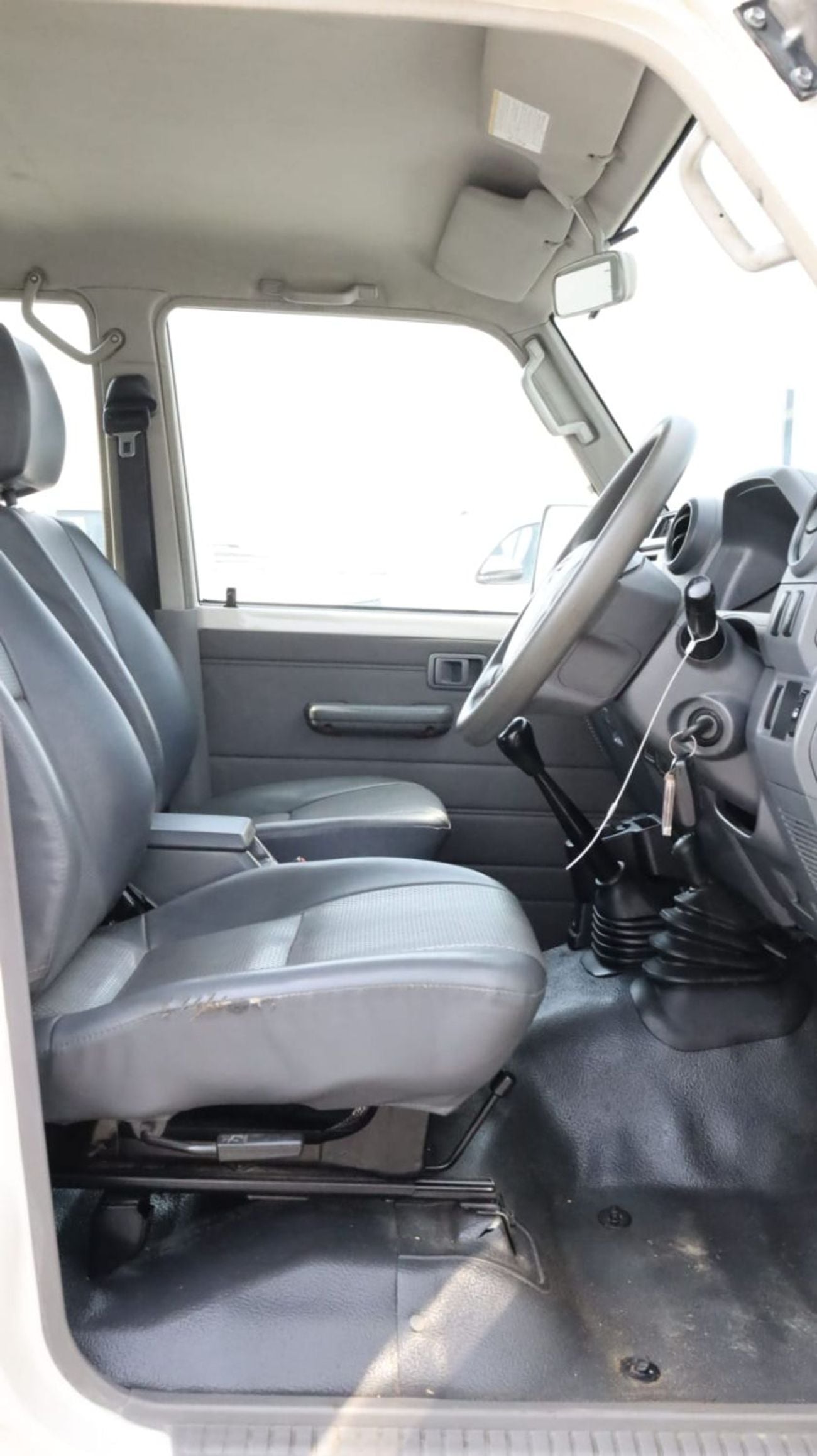 تويوتا لاند كروزر Toyota Landcruiser 2016 LC76VD right hand drive