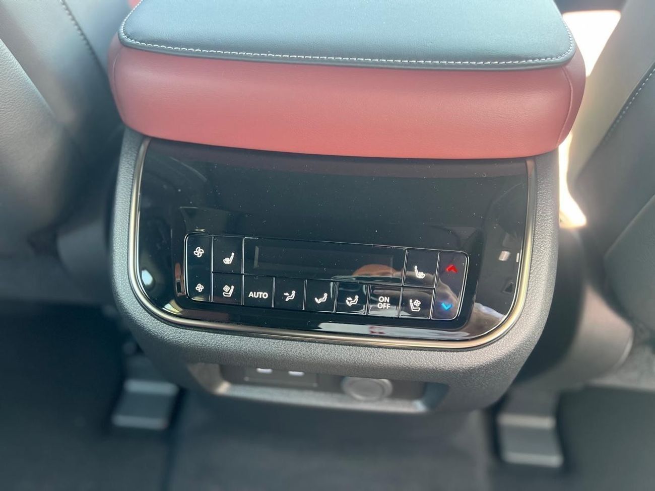 Infiniti QX80 Autograph Bench Chairs 3.5L