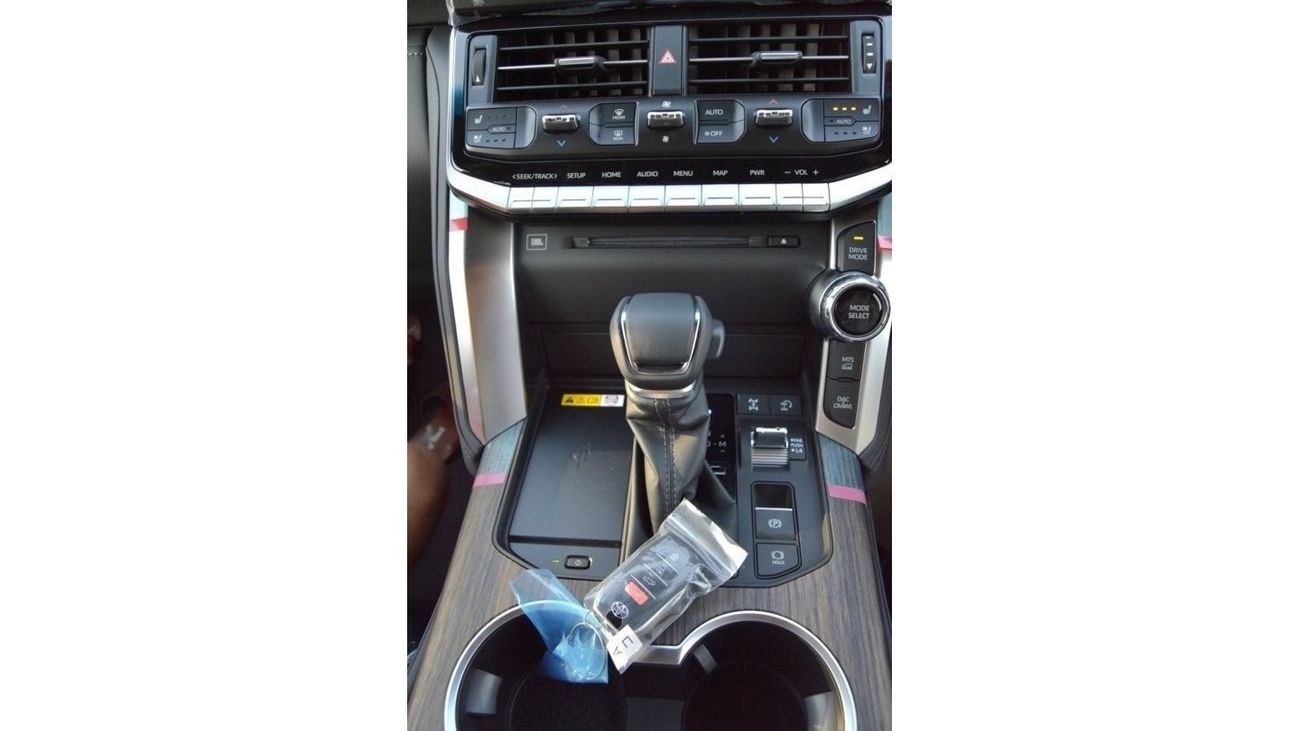 تويوتا لاند كروزر Full option brand now