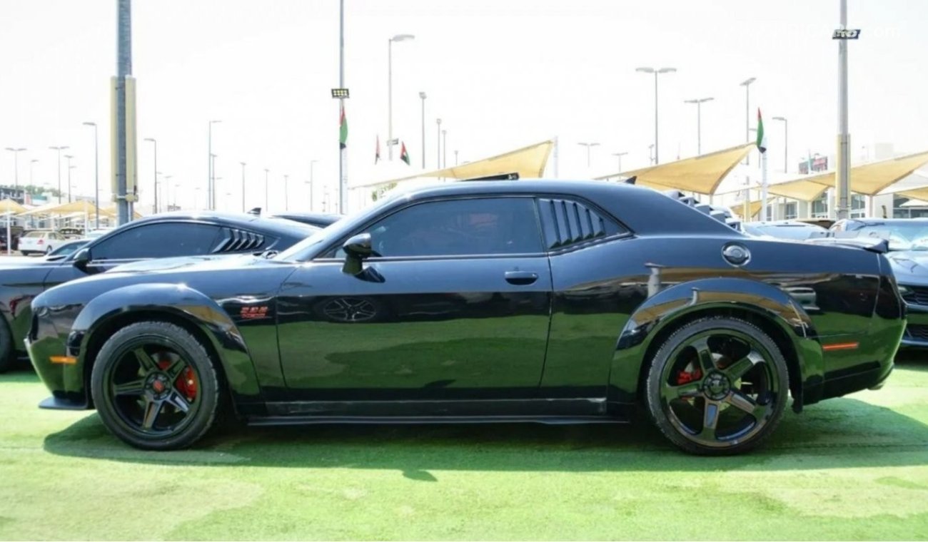 دودج تشالينجر $FullOption$ Challenger R/T V8 2016/SRT Full Kit/Excellent Condition