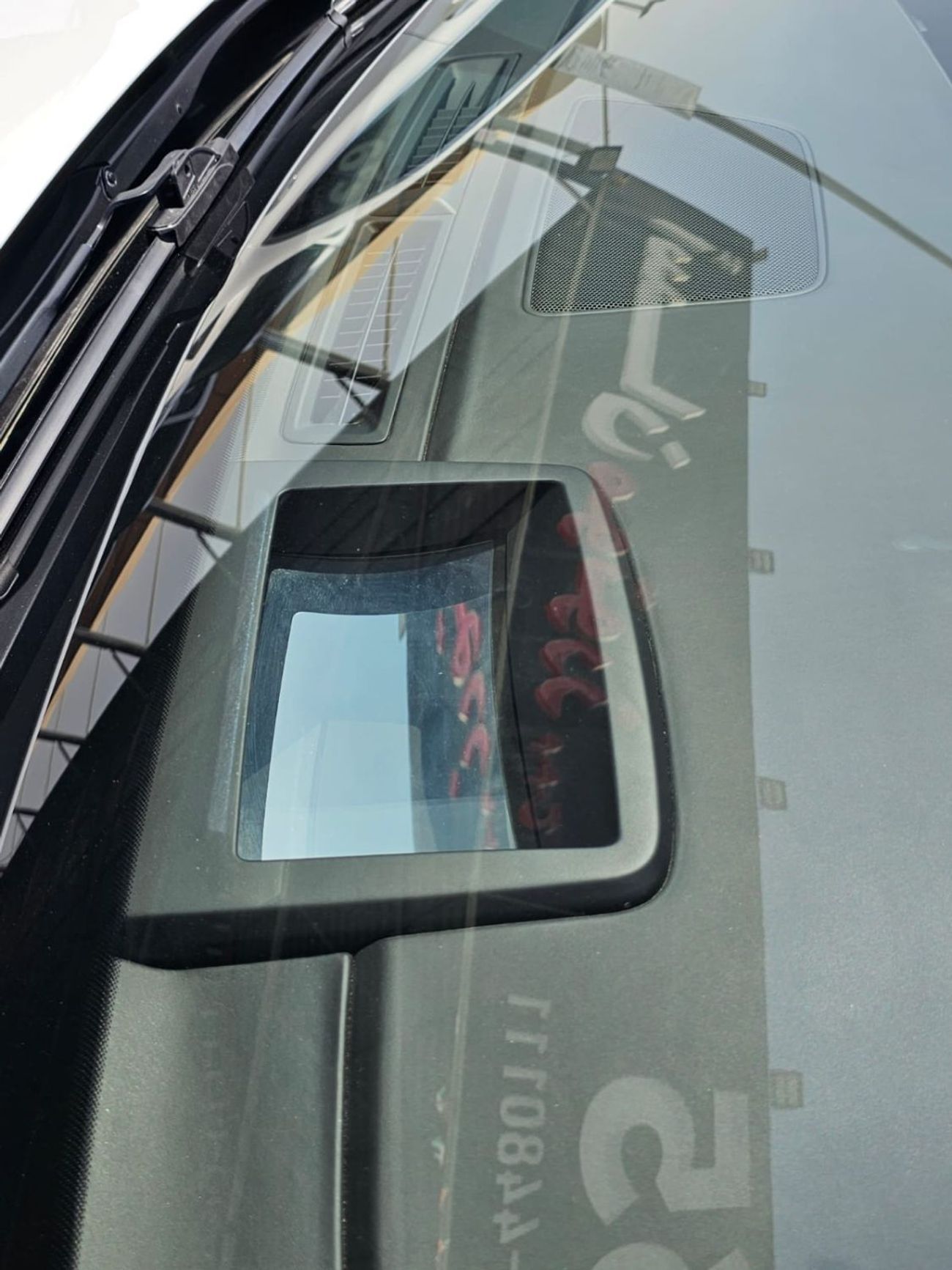 جينيسس G90 Royal 5.0L (410 HP)