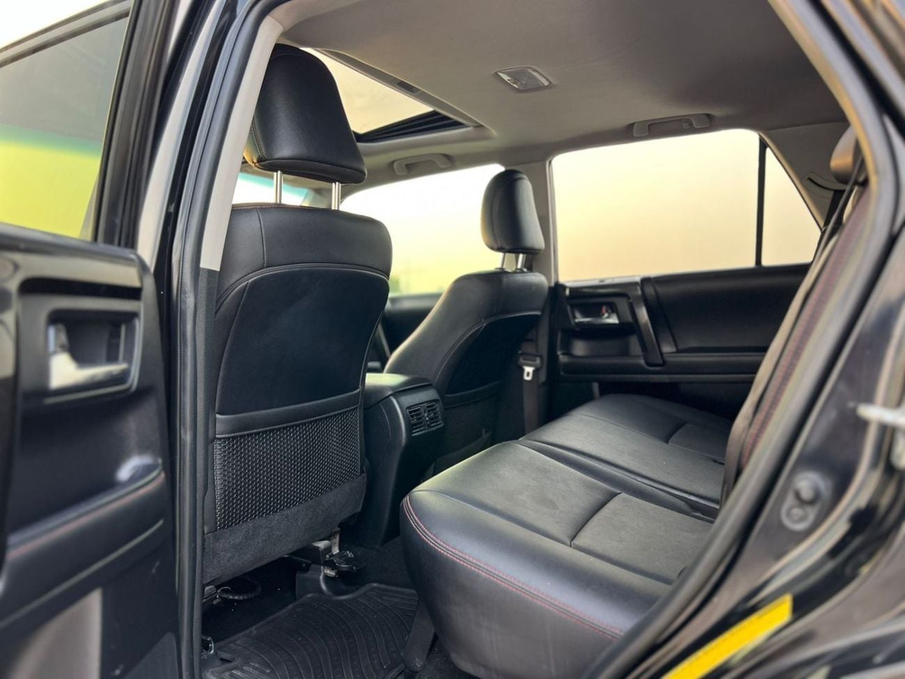 تويوتا فور رنر  2023 Toyota 4Runner Full Option 4.0L V6 - Rear Camera - AWD 4x4 - Sunroof - Leather Se
