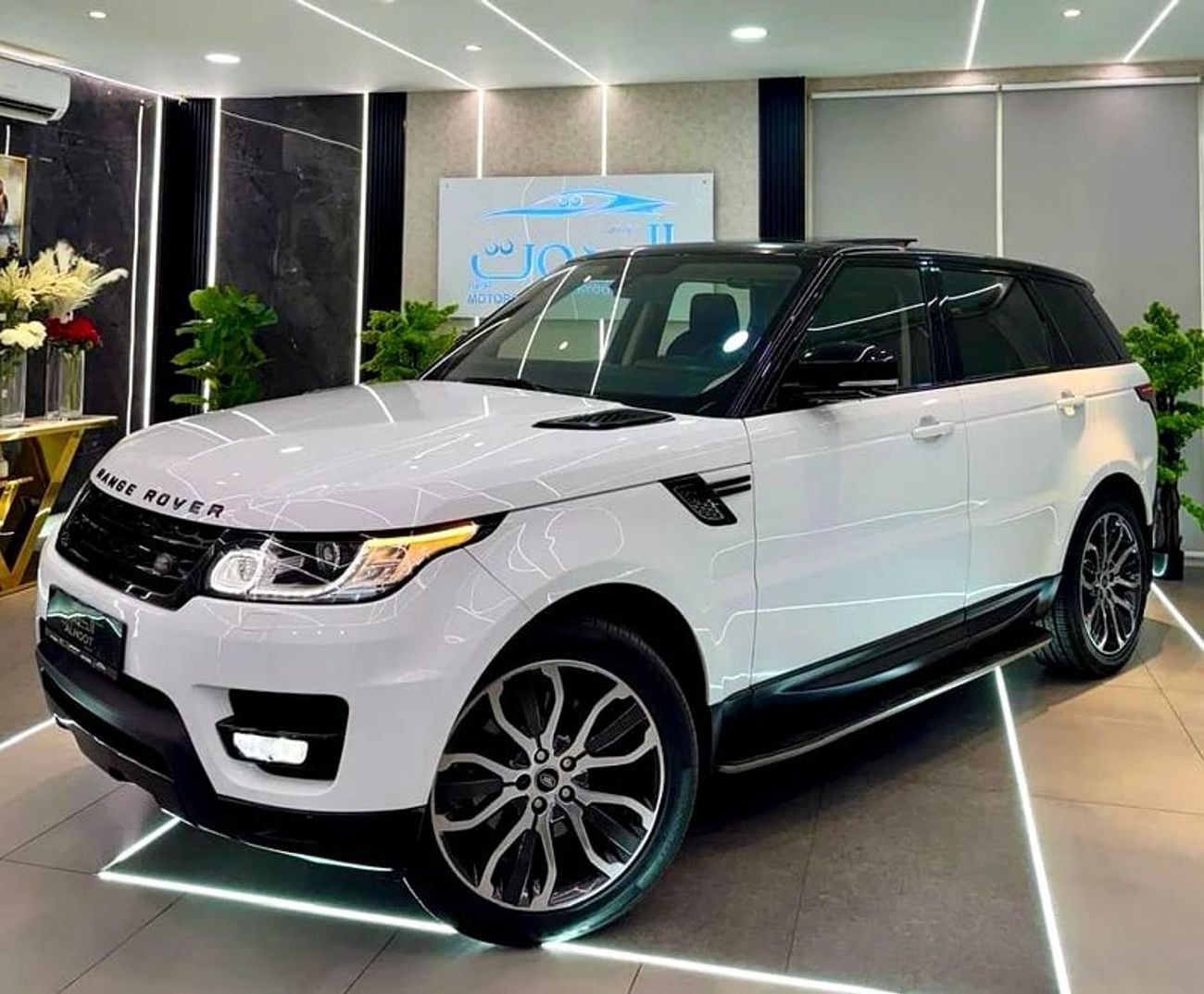 Land Rover Range Rover Sport Supercharged 5.0L BEST SUPERCHARGED V8 || TOP RANGE || GCC || AMAZING INTERIOR || HEAD UP DISPLAY