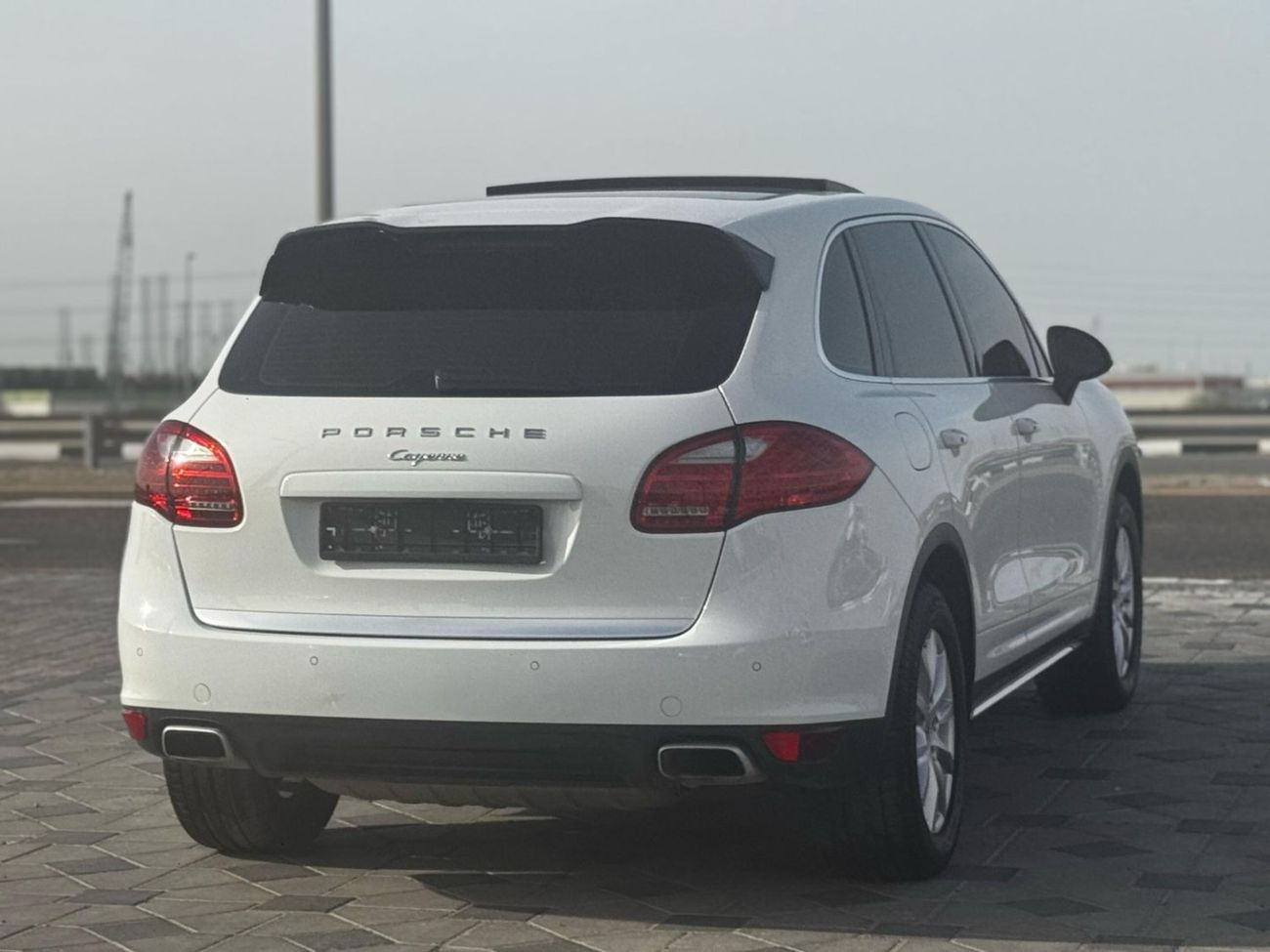 Porsche Cayenne Platinum Edition 3.6L