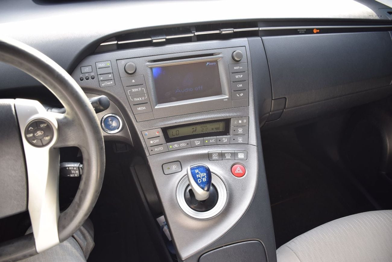 Toyota Prius STD (NON GCC) 1.8L Hybrid (Japanese Specs)