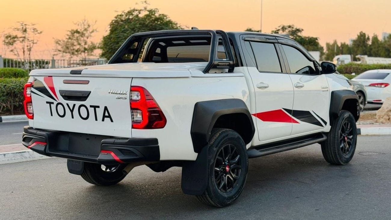 تويوتا هيلوكس GR BODY KIT INSTALLED | POWER SEATS | NUDGE BAR | 2.8L | 2024 | AUTOMATIC