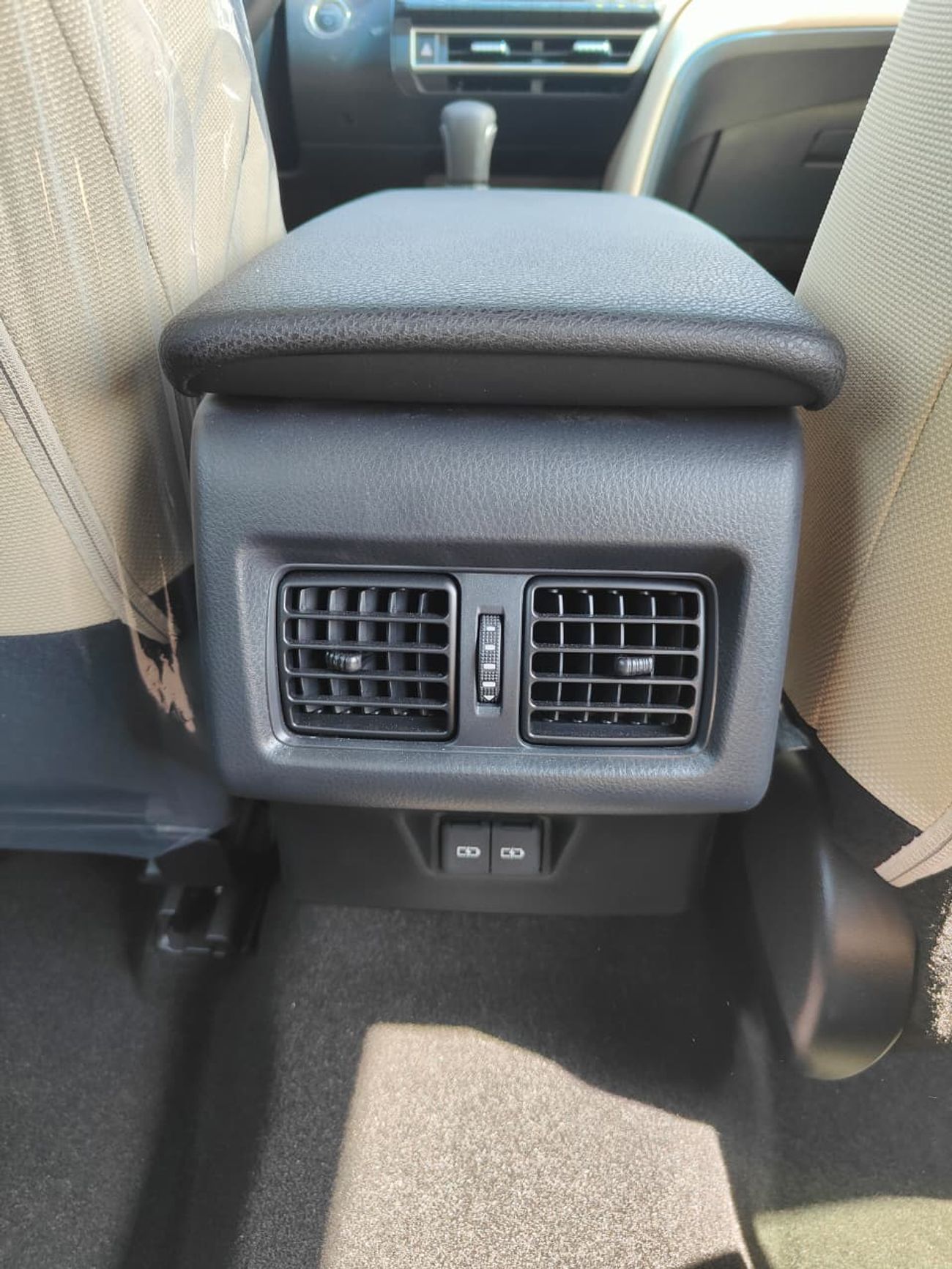 Toyota Camry 2025 Toyota Camry LE with Panoramic Roof 2.5L 4-Cyl Hybrid A/T FWD Export Only