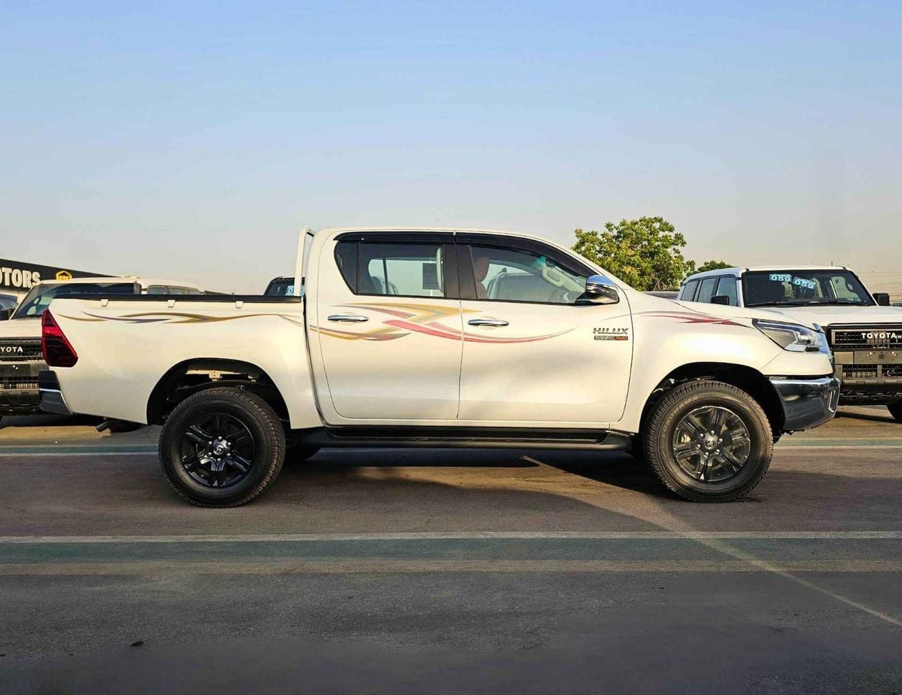 Toyota Hilux SGLX SR5 FULL OPTION / A/T / 2.4L V4 DIESEL / DVD + CAMERA / BLIND SPOT / 4WD (CODE # HDAF2)