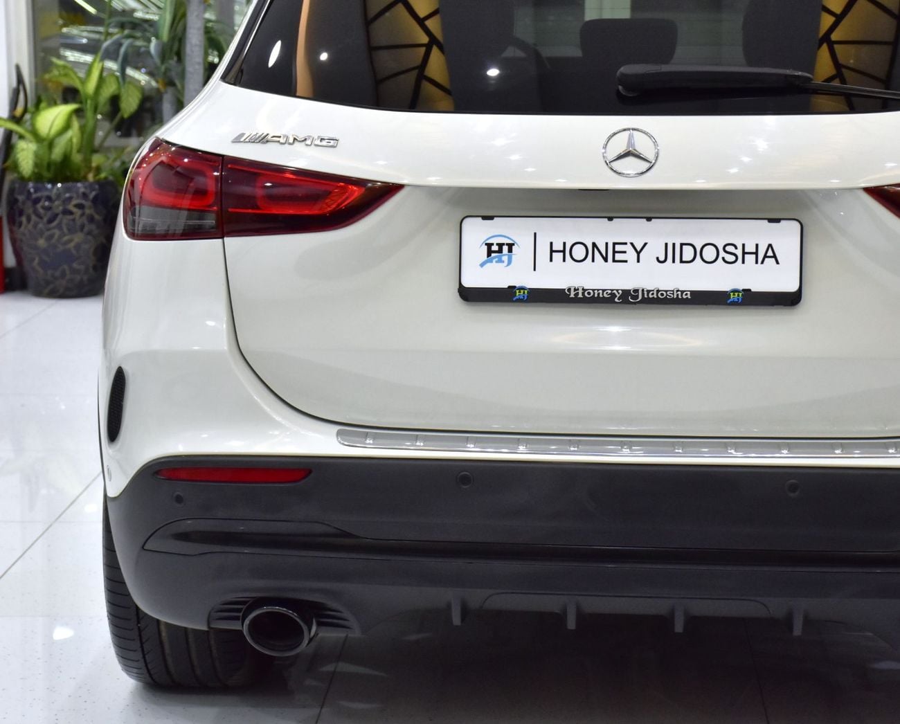 مرسيدس بنز GLA 35 AMG 4MATIC عرض ممتاز لسيارة مرسيدس بنز GLA35 AMG (موديل 2022) باللون الأبيض بمواصفات خليجية