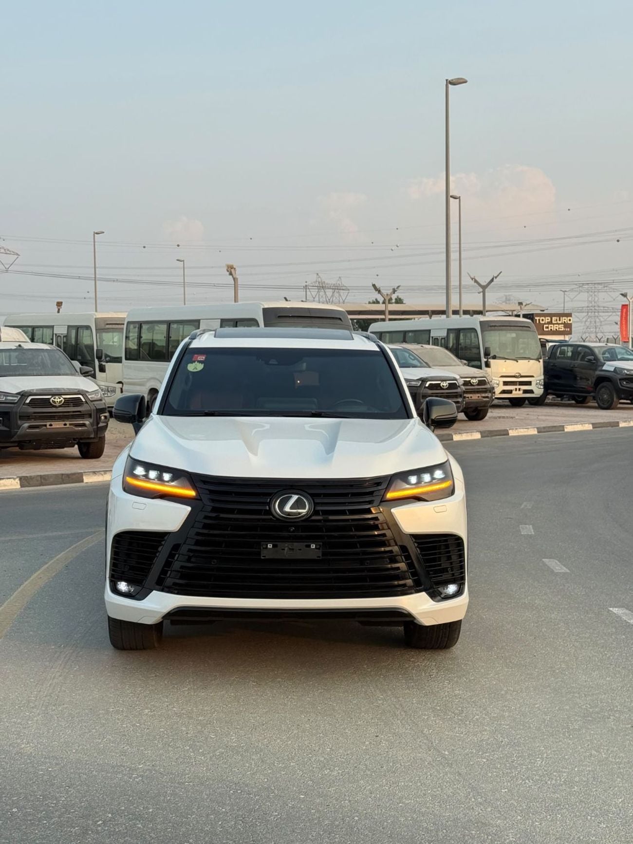 Lexus LX600 SIGNATURE 2023 LEXUS Lx600 SIGNATURE 7 SEATS 3.5TT AL FUTTAIM GCC 1st OWNER   KM: 71,000 PRICE: