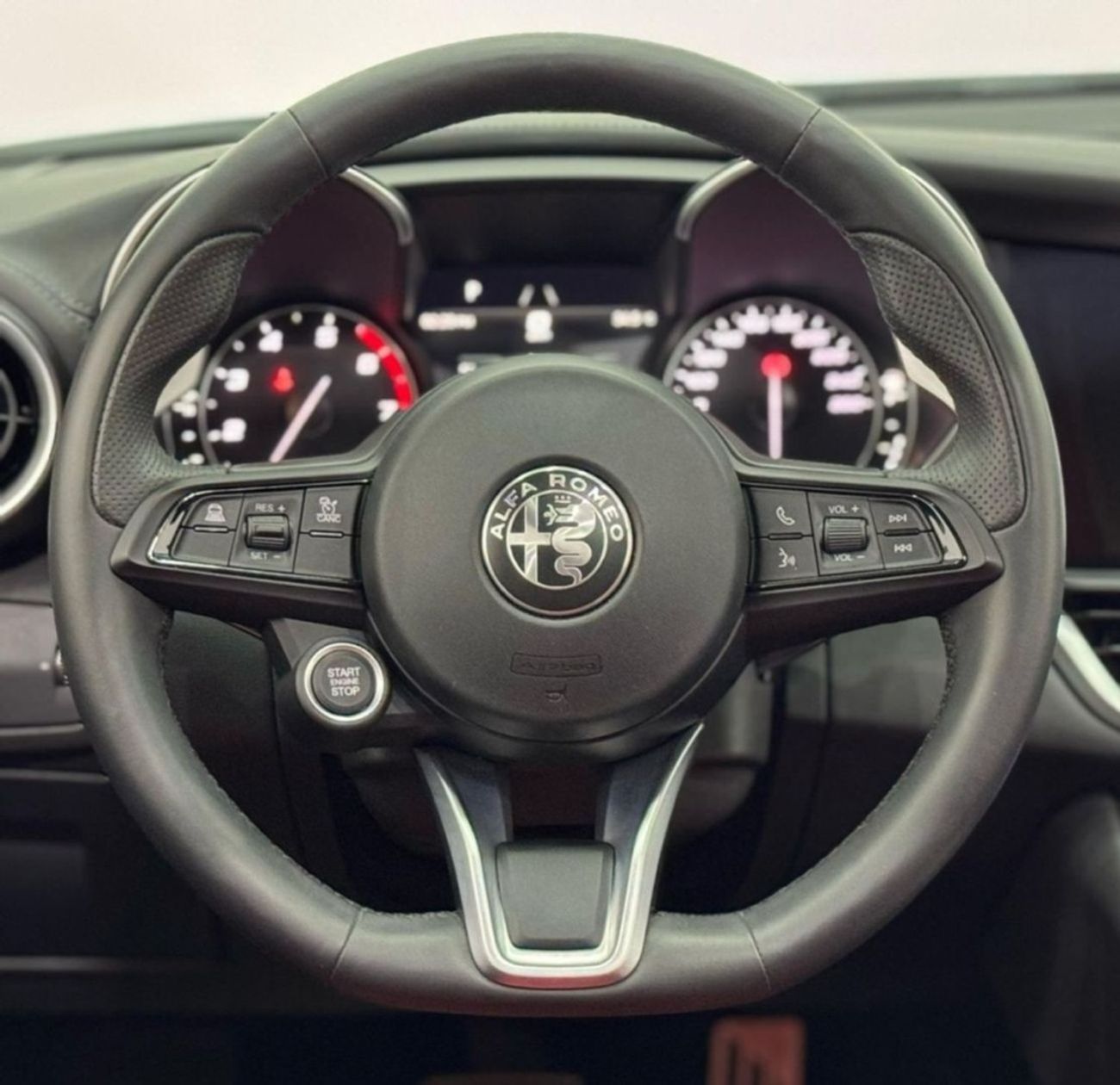 ألفا روميو جوليا Veloce Q2 2023 Alfa Romeo Giulia Veloce Q2, 2028 Alfa Romeo Warranty + Service Pack, Very Low Kms, G