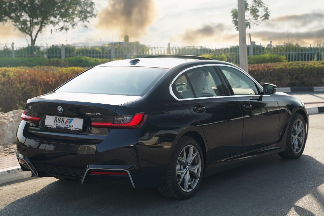 بي أم دبليو i3 2026 BMW e-Drive 35L M-Sport Package FWD 0Km