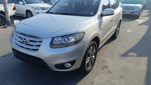 Hyundai Santa Fe Hyundai Santafe 2011 diesel.The car is very good, in perfect condition, looks clean from the inside