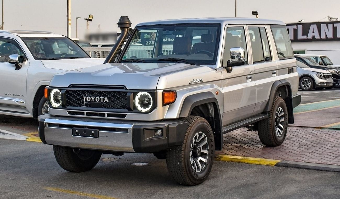 Toyota Land Cruiser 70 4.0L V6 A/T