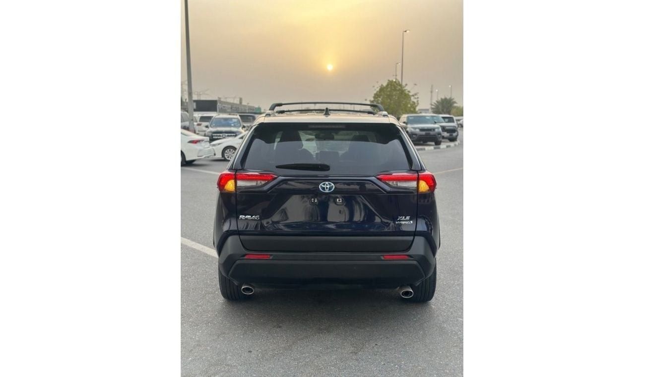 Toyota RAV4 Hybrid TOYOTA RAV4 XLE premium 2021