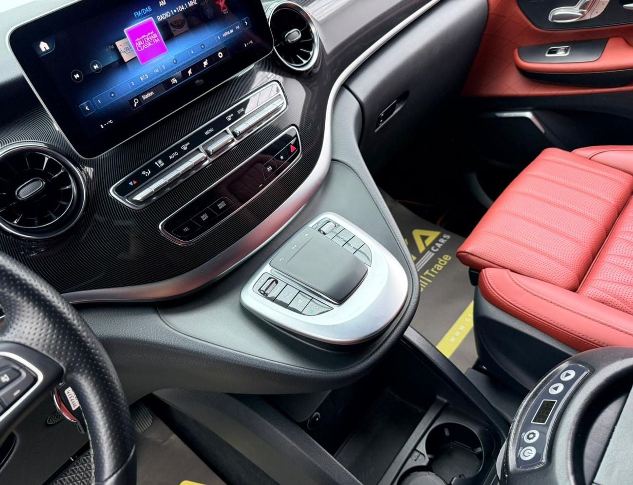 Mercedes-Benz V 250 2023 Mercedes Benz V250 Falcon Edition, 2026 MB Warranty, 2027 MB Service Pack, Low Km, GCC