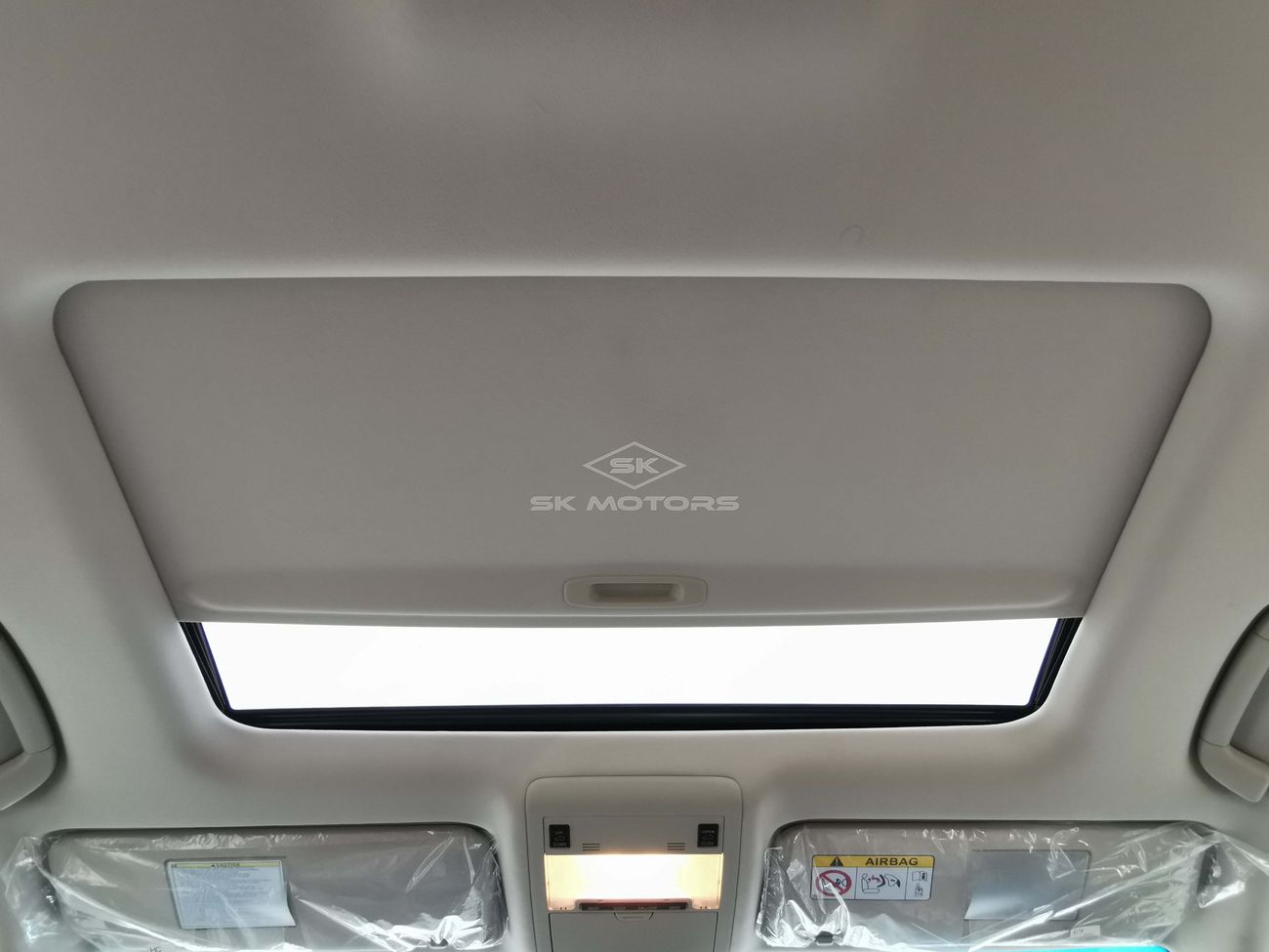 Toyota Land Cruiser 4.5L Diesel, 20" Alloy Rims, Tesla DVD 16", Parking Sensors, Sunroof, Leather Seats (CODE # VX04)