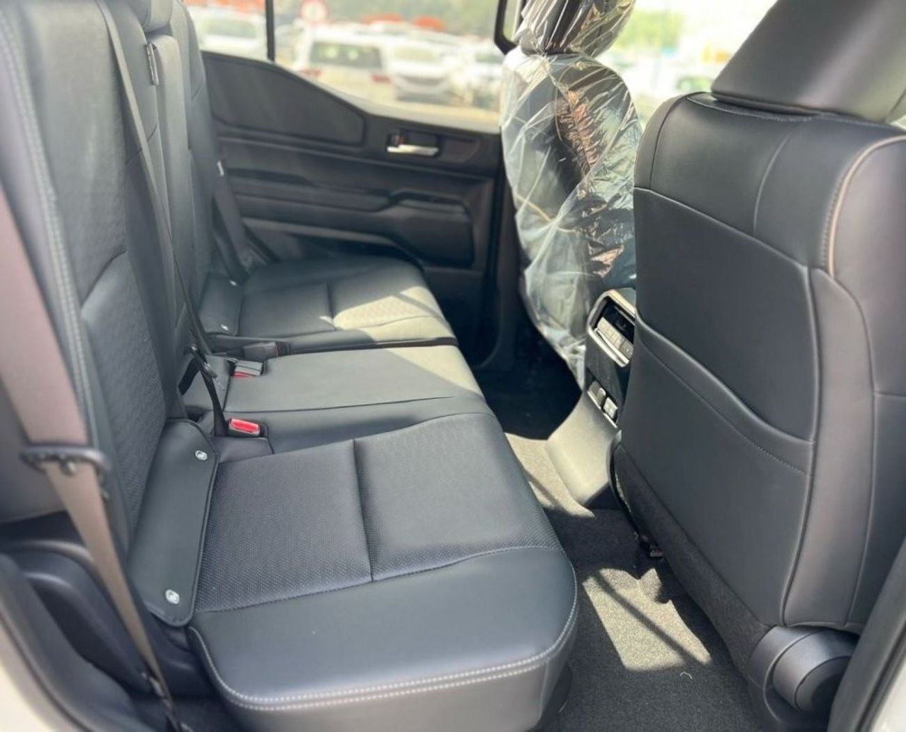 تويوتا برادو 2.4L PETROL FULL OPTION 2024