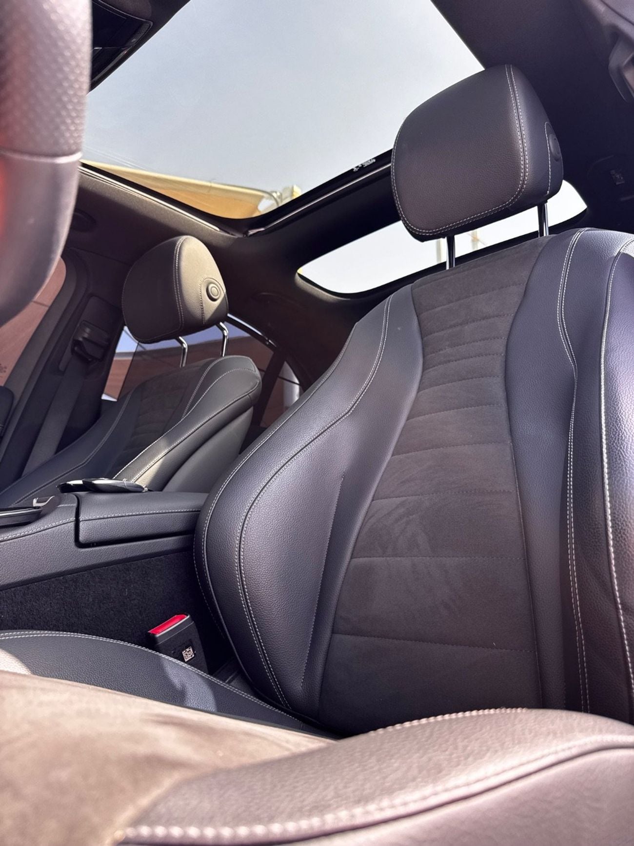 مرسيدس بنز E200 2.0L