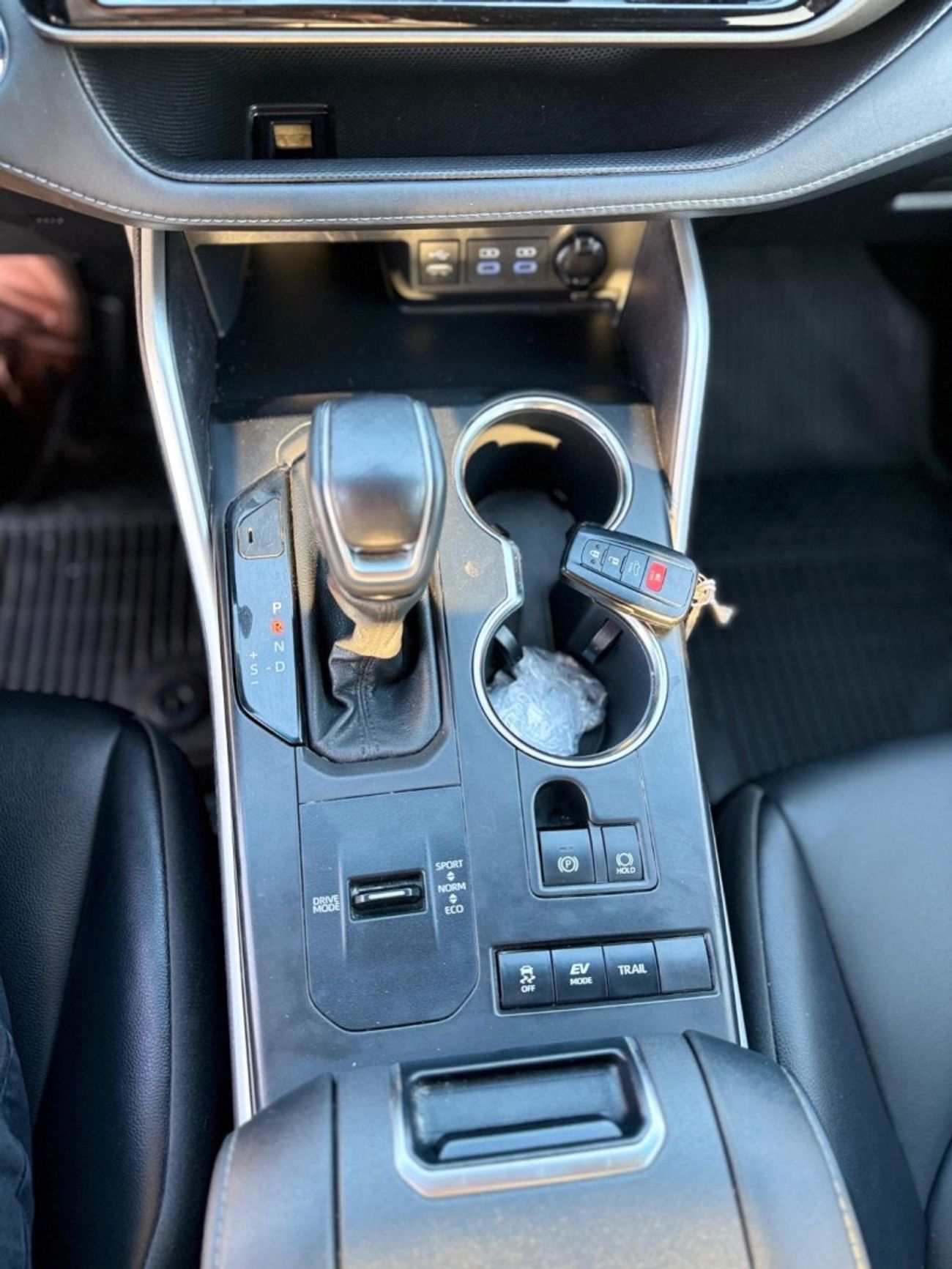 تويوتا هايلاندر TOYOTA Highlander Hybrid XLE Premium