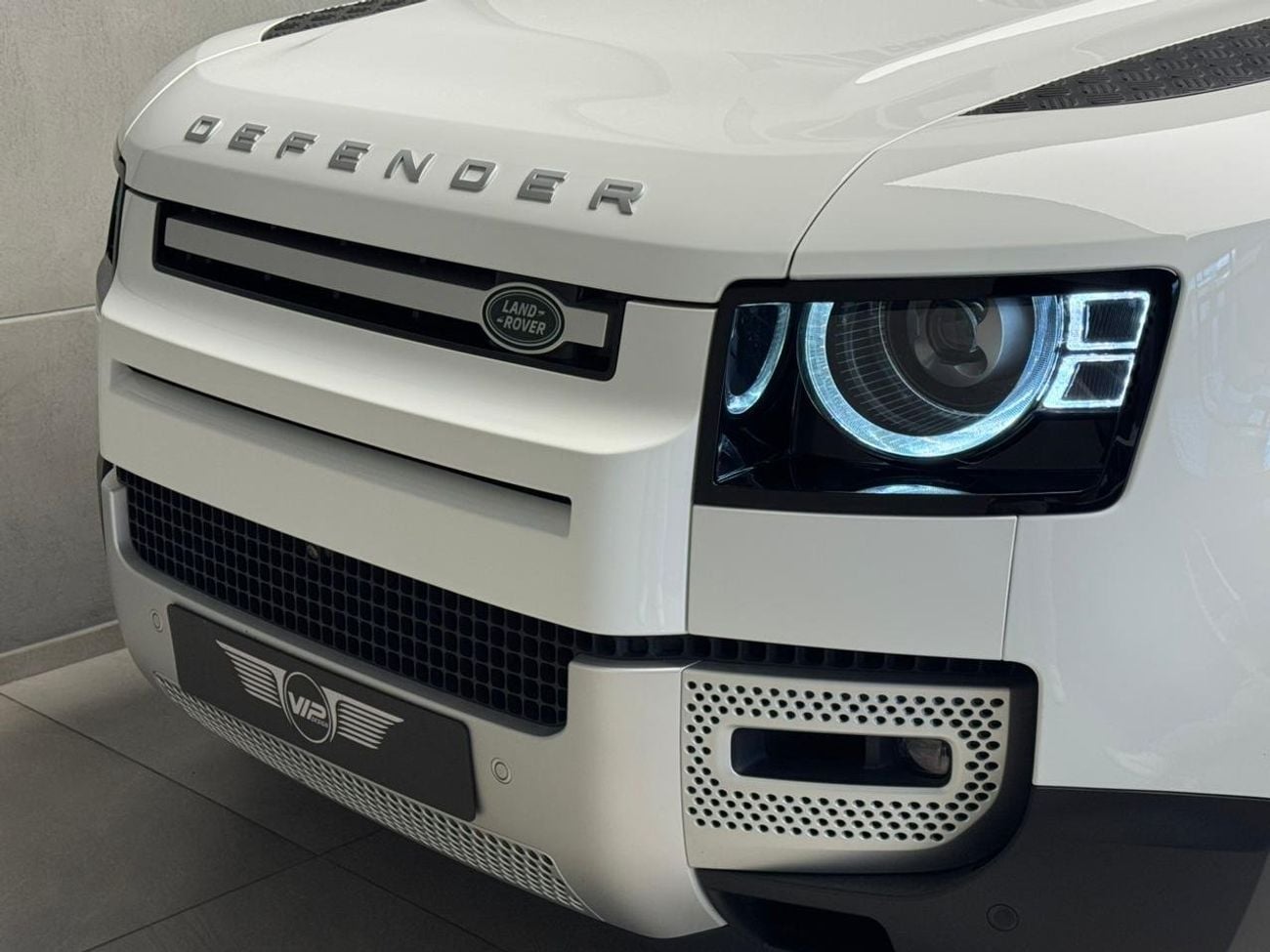 لاند روفر ديفندر AlTayer Warranty & Service