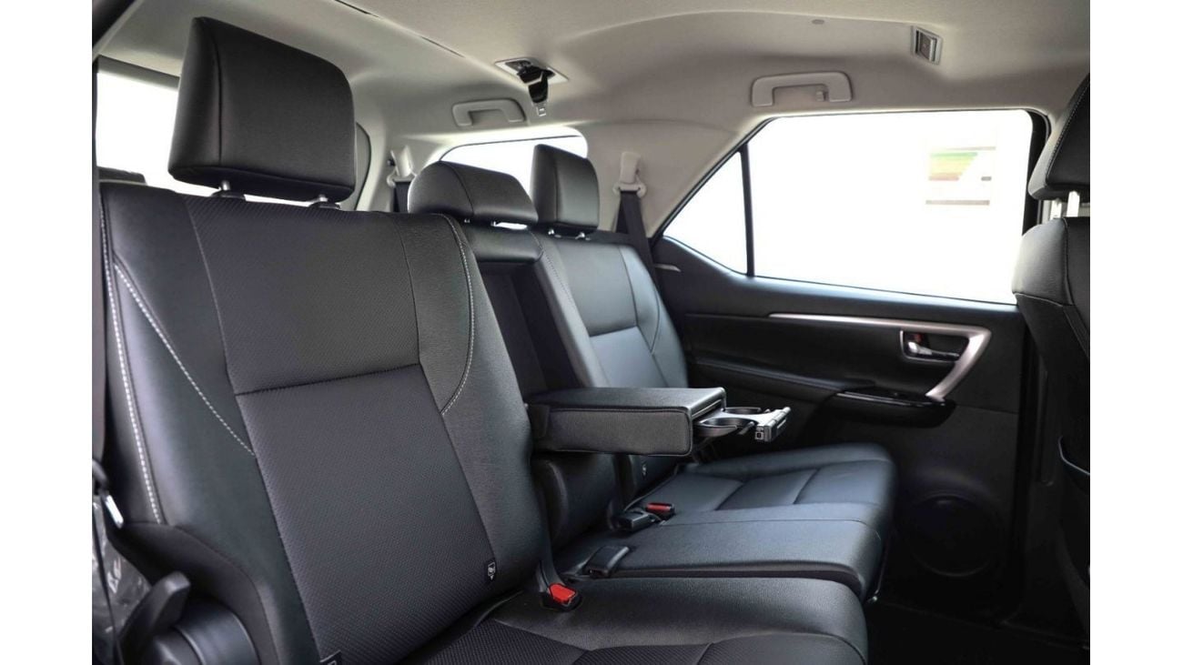 Toyota Fortuner 2024 Toyota Fortuner 4.0 4x4 HI - Platinum White Pearl inside Black | Export Only