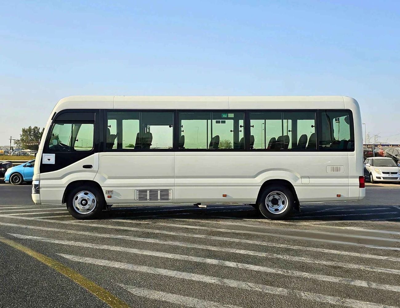 تويوتا كوستر 23 SEATER / 2.8L DIESEL A/T / AUTO DOOR/ HLF LUGGAGE RACK / PWR WINDOWS (CODE#COD28B)