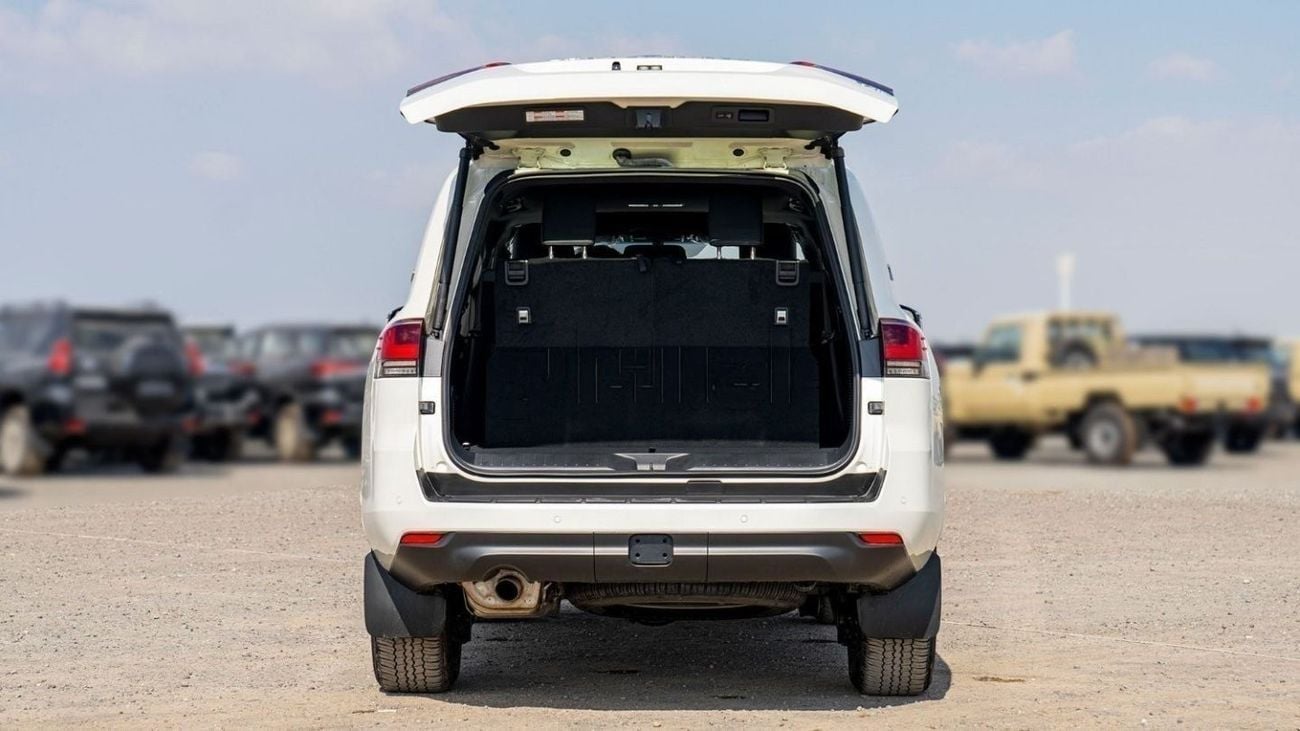 Toyota Land Cruiser LC300 VX 4.0P AT MY2024 – WHITE