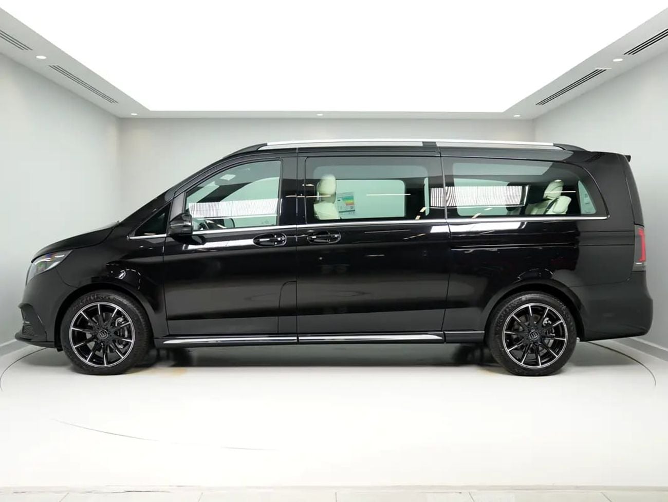 Mercedes Benz V300 AVANTGARDE BRABUS V300 EXTRA-LONG | GCC SPECS | DEALER WARRANTY