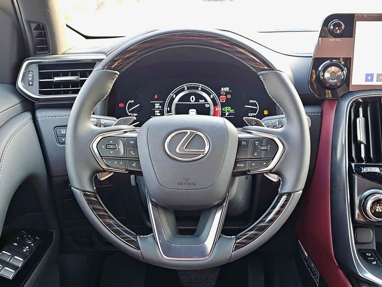 Lexus LX 600 3.5L SIGNATURE | MARK LEVINSON | HUD | 7 SEATS | RADAR | TOP VARIANT | (CODE# 68009)