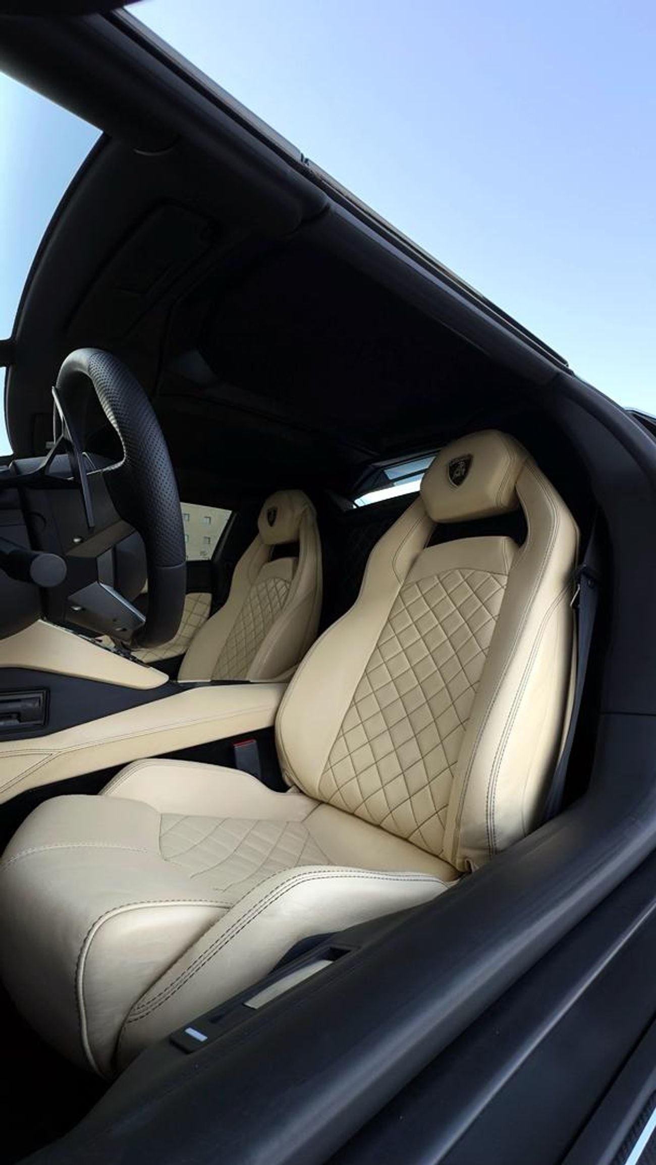 Lamborghini Aventador Roadster GCC Full Service history