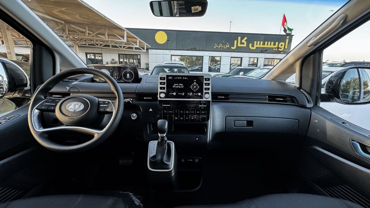 هيونداي ستاريا Luxury 2025 Brand New 11 Seater Diesel 2.2L Turbo 4 Cylinders GCC