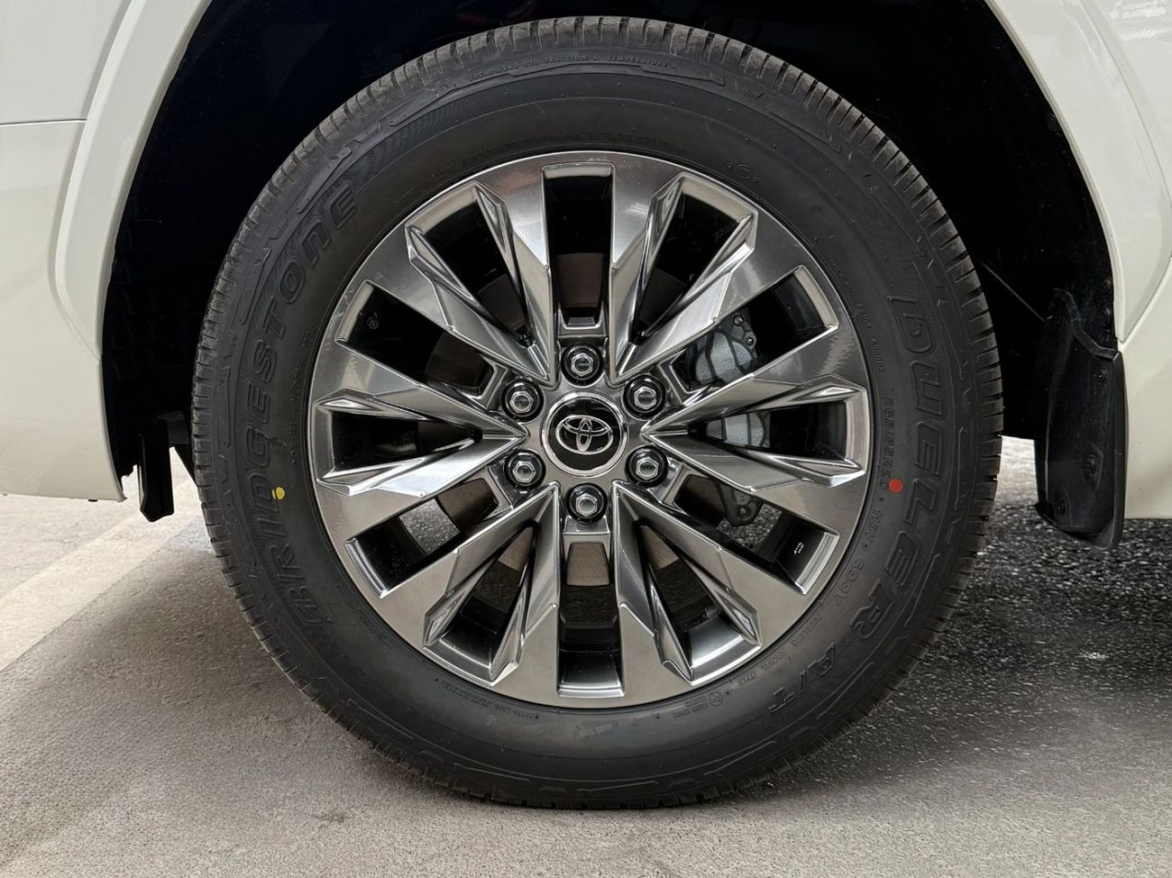 Toyota Land Cruiser 2026 LAND CRUISER 300 VX-HIGH 3.5 HYBRID TWINTURBO MHEV **EXPORT ONLY**التصدير فقط خارج الخليج***