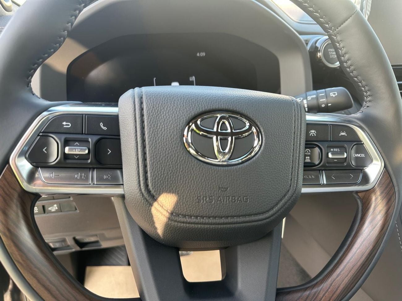 Toyota Land Cruiser VXR 2026 Toyota Land Cruiser LC300 VX (High-Option with Radar) 3.3L V6 TW Twin Turbo Diesel A/T 4WD Expo