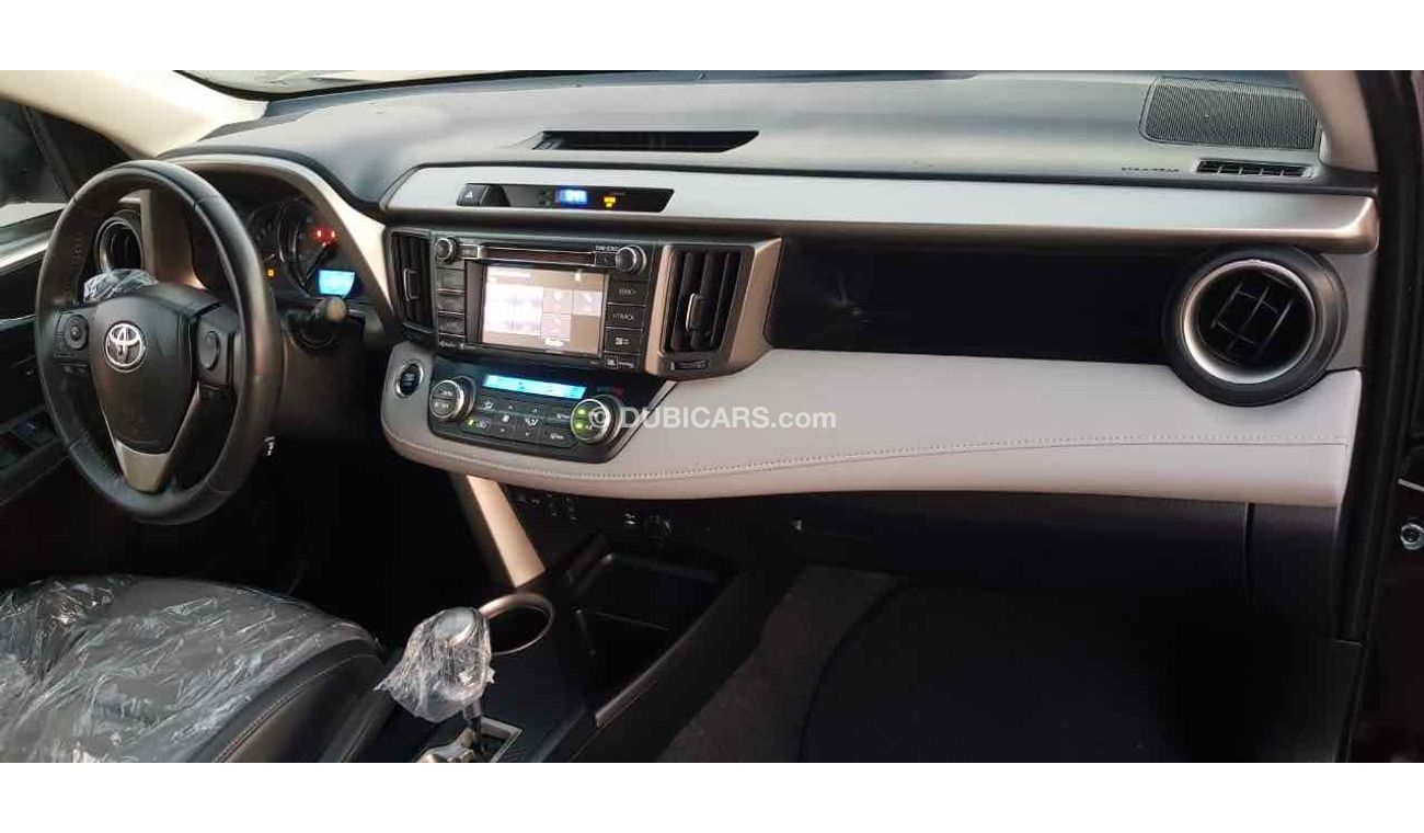 تويوتا راف ٤ fresh and imported and very clean inside out and ready to drive