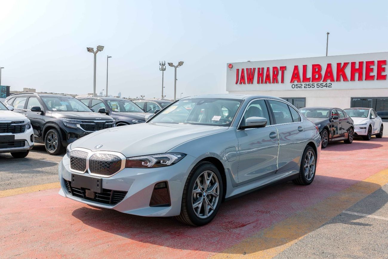 بي أم دبليو i3 2025 BMW i3 eDrive35L – M Power Kit (EV) FOR EXPORT Grey