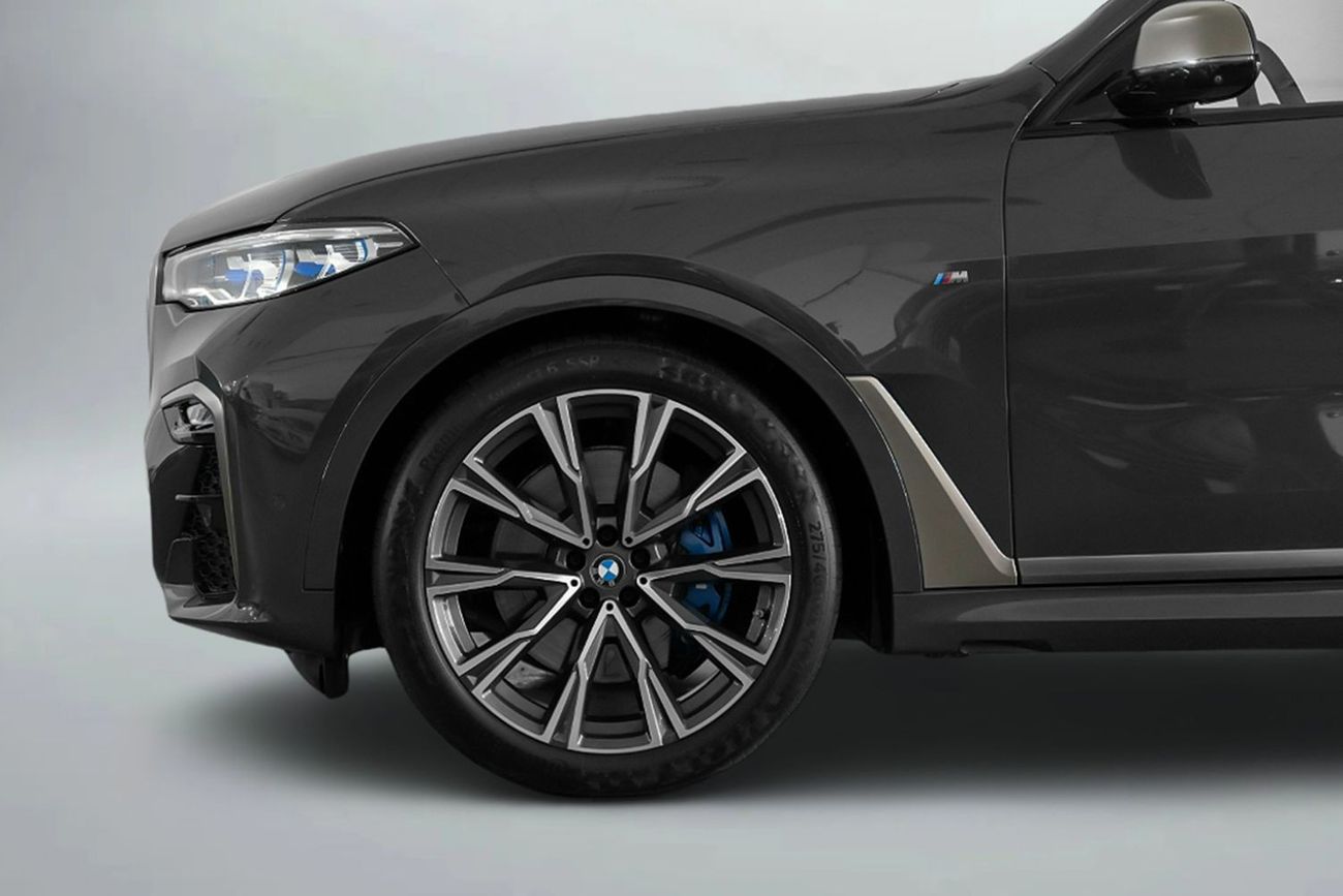 بي أم دبليو X7 M50i