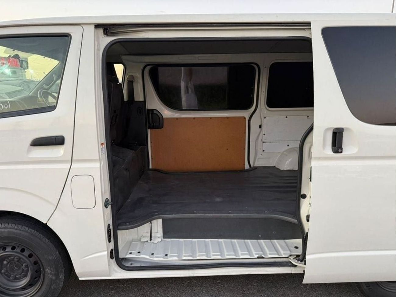 Toyota Hiace PREMIUM CONDITION | 2.8L DIESEL ENGINE | 2019 | RHD