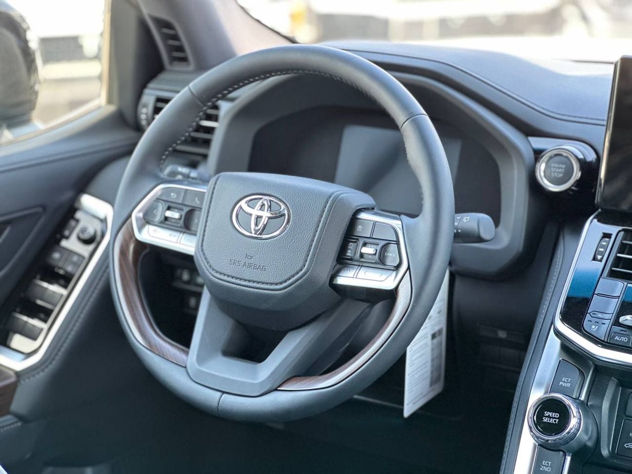 Toyota Land Cruiser GXR 4.0L PTR A/T // High Option with Radar , DVD&Back Camera , Cooling  Seats // Special Offer // By