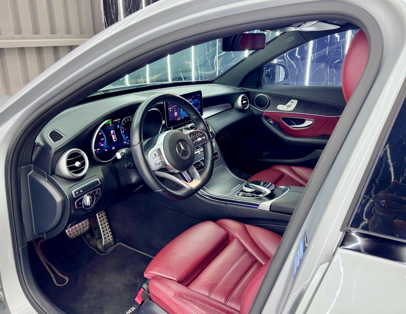 Mercedes-Benz C 300 AMG Pack 2.0L 2020 Mercedes-Benz C300e AMG Line with Full Gargash Service History