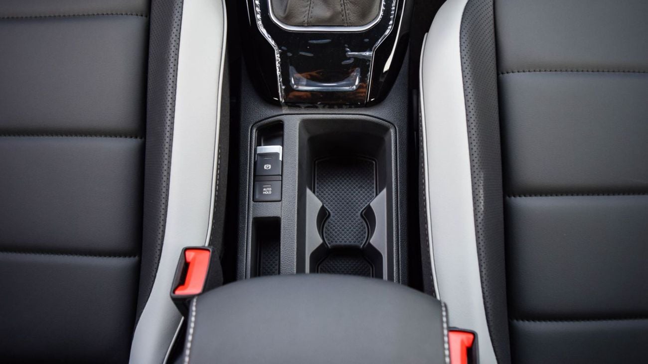 Volkswagen T ROC 1.4L TSI R-Line 1.5L 300 TSI R-Line Stralight Black Edition full option