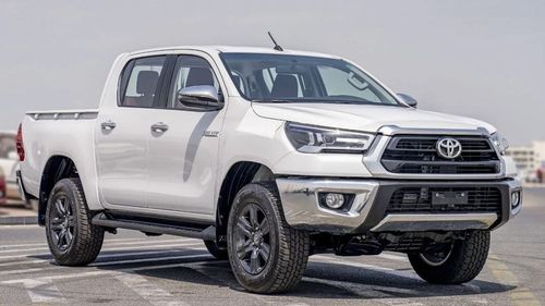 Toyota Hilux SGLX Toyota Hilux MT Sr5 2.7L petrol 2025 four wheels drives  4X4