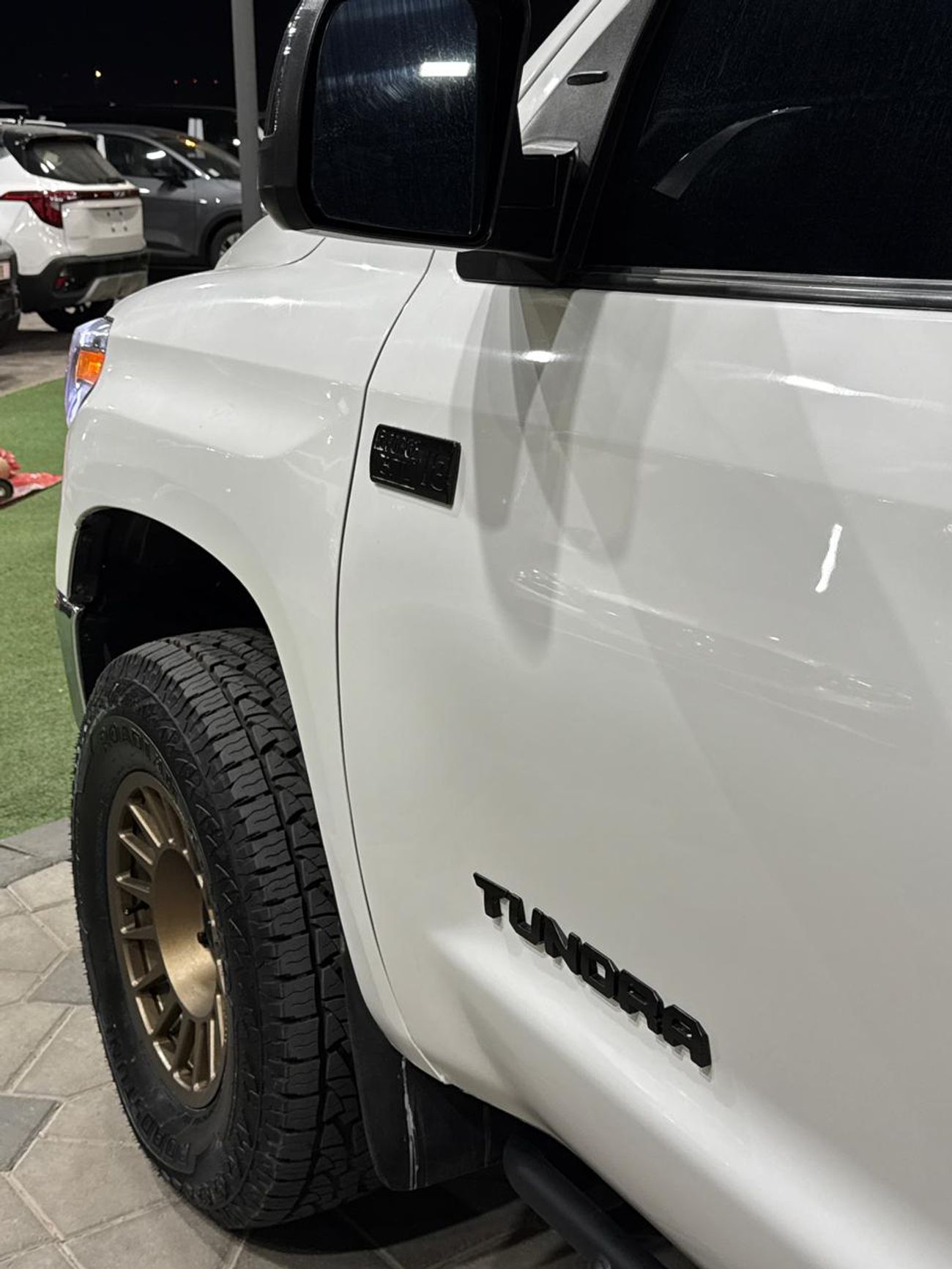 Toyota Tundra Std 5.7L