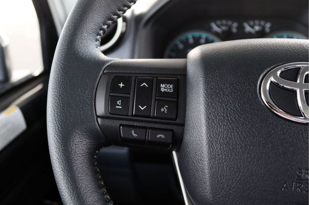 Toyota Land Cruiser 70 2025 TOYOTA LAND CRUISER GRJ 76 4.0 V6 AUTO - **التصدير فقط خارج الخليج**EXPORT ONLY** 40 ANNIVERSAR