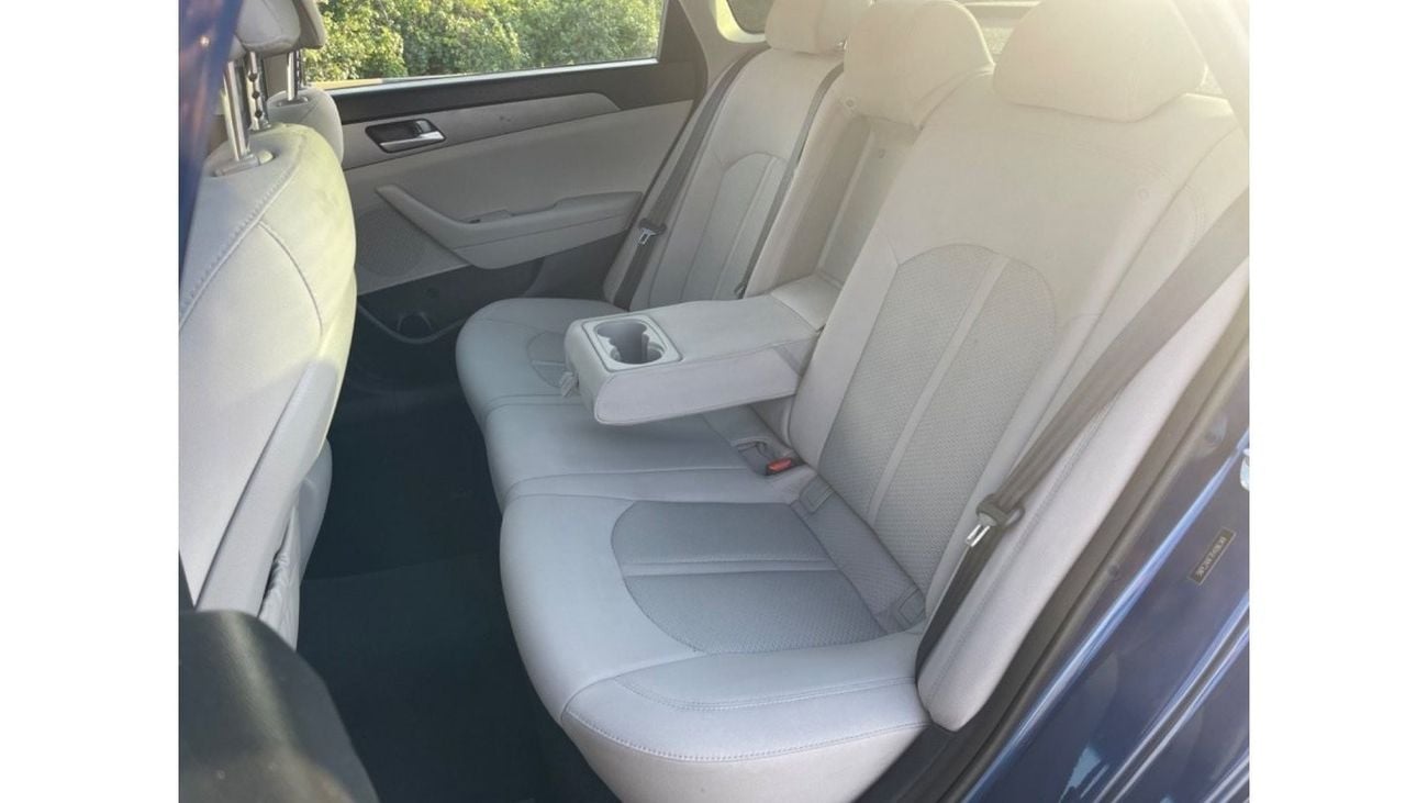 Hyundai Sonata Hyundai Sonata Se 2015 Blue 2.4L 4 vin: 5NPE24AF7FH186349  ( UAS_ SPEC) VERY GOOD CONDITION