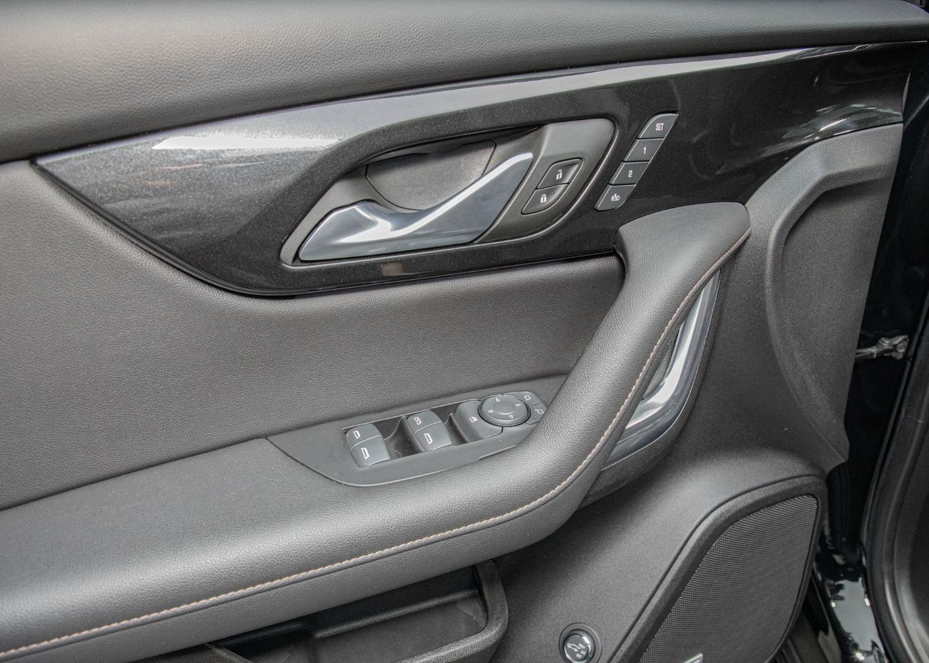 Chevrolet Blazer Premier 3.6L (305 HP) Black Pack Available • V6 AWD • FDSH • Warranty + Service Contract Available •