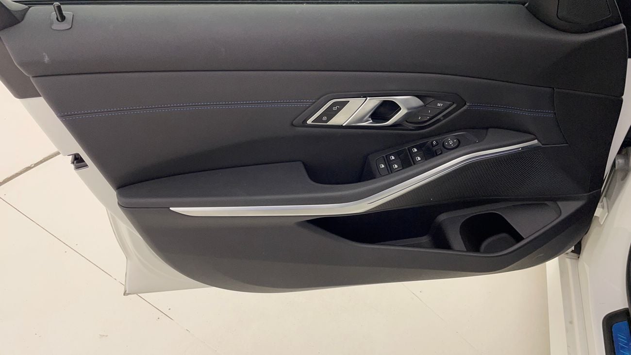 بي أم دبليو 330i M SPORT 2 | بدون دفعة مقدمة | اختبار القيادة في المنزل