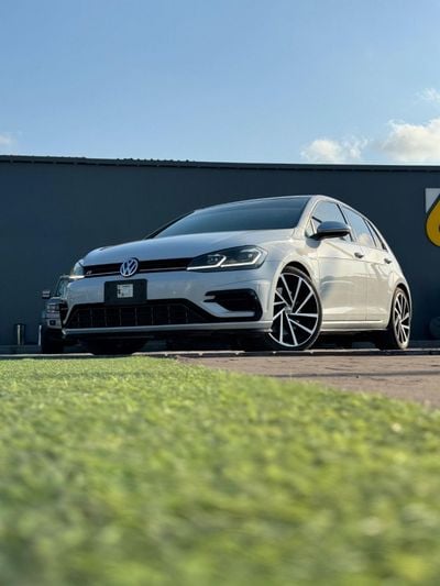 Volkswagen Golf R 